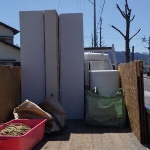 神戸市で店舗の断捨離時にロッカー、本棚の不用品回収
