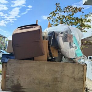 宝塚市で解体前の残置物片付け